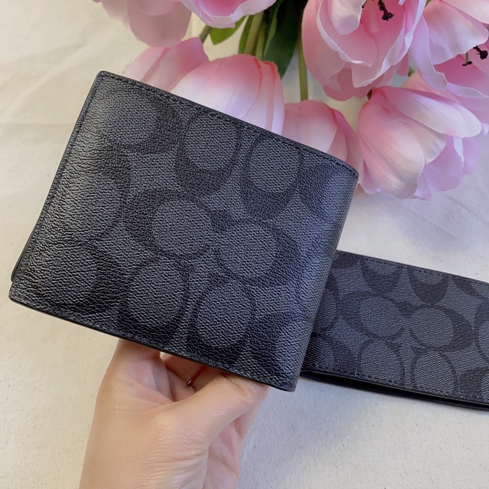 Coach Compact Id Wallet In Signature Canvas - Picture 5 of 9